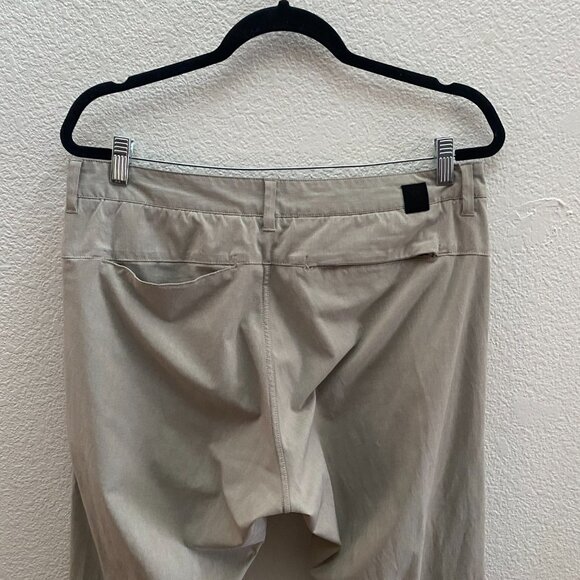 Vuori Aim Pant Pants 32 Inch Inseam Men's 33 / 34 Khaki Gray Color Golf Casual - Picture 4 of 7